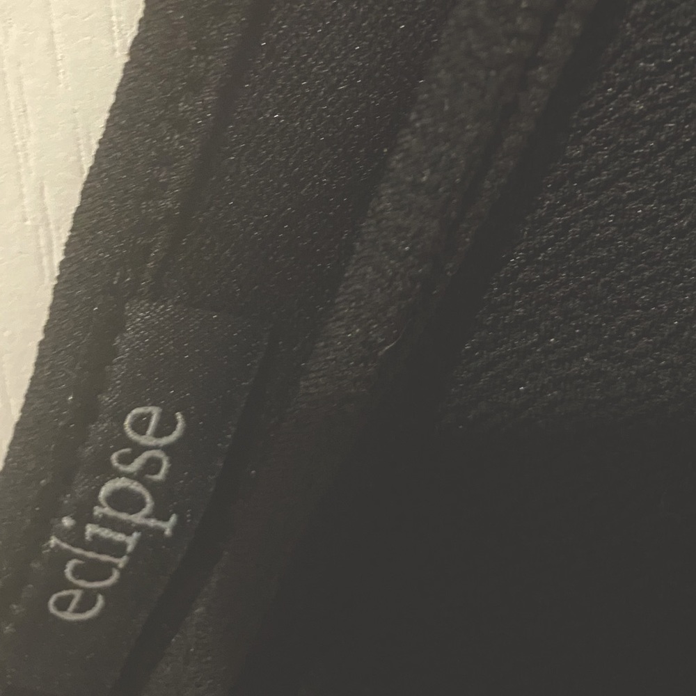 Eclipse V-Neck Tank - Picture 2 of 3